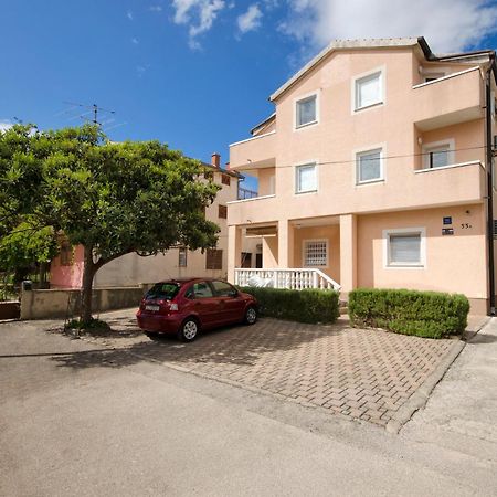 Apartments And Rooms Mladen Vodice Eksteriør billede