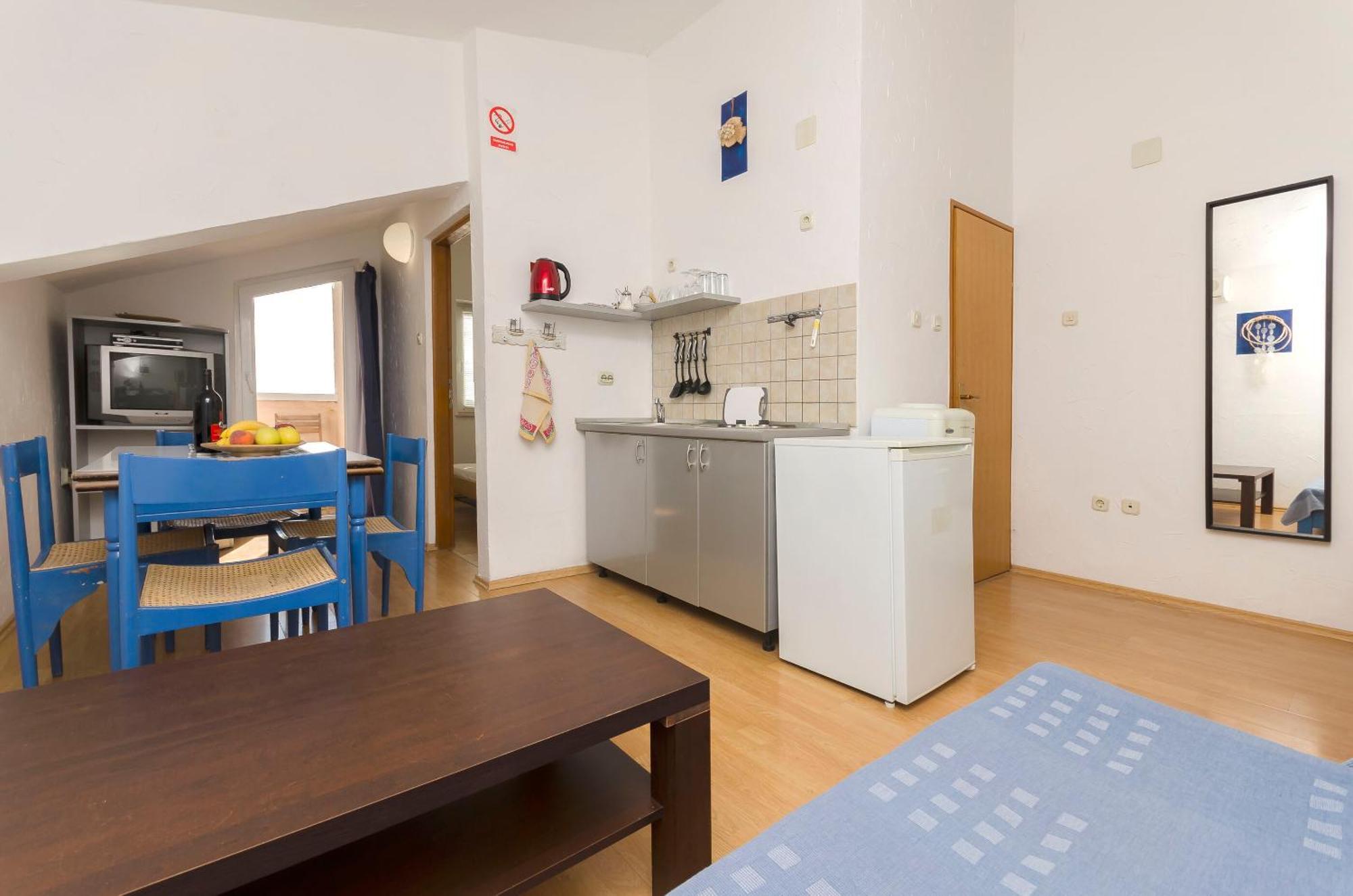 Apartments And Rooms Mladen Vodice Eksteriør billede
