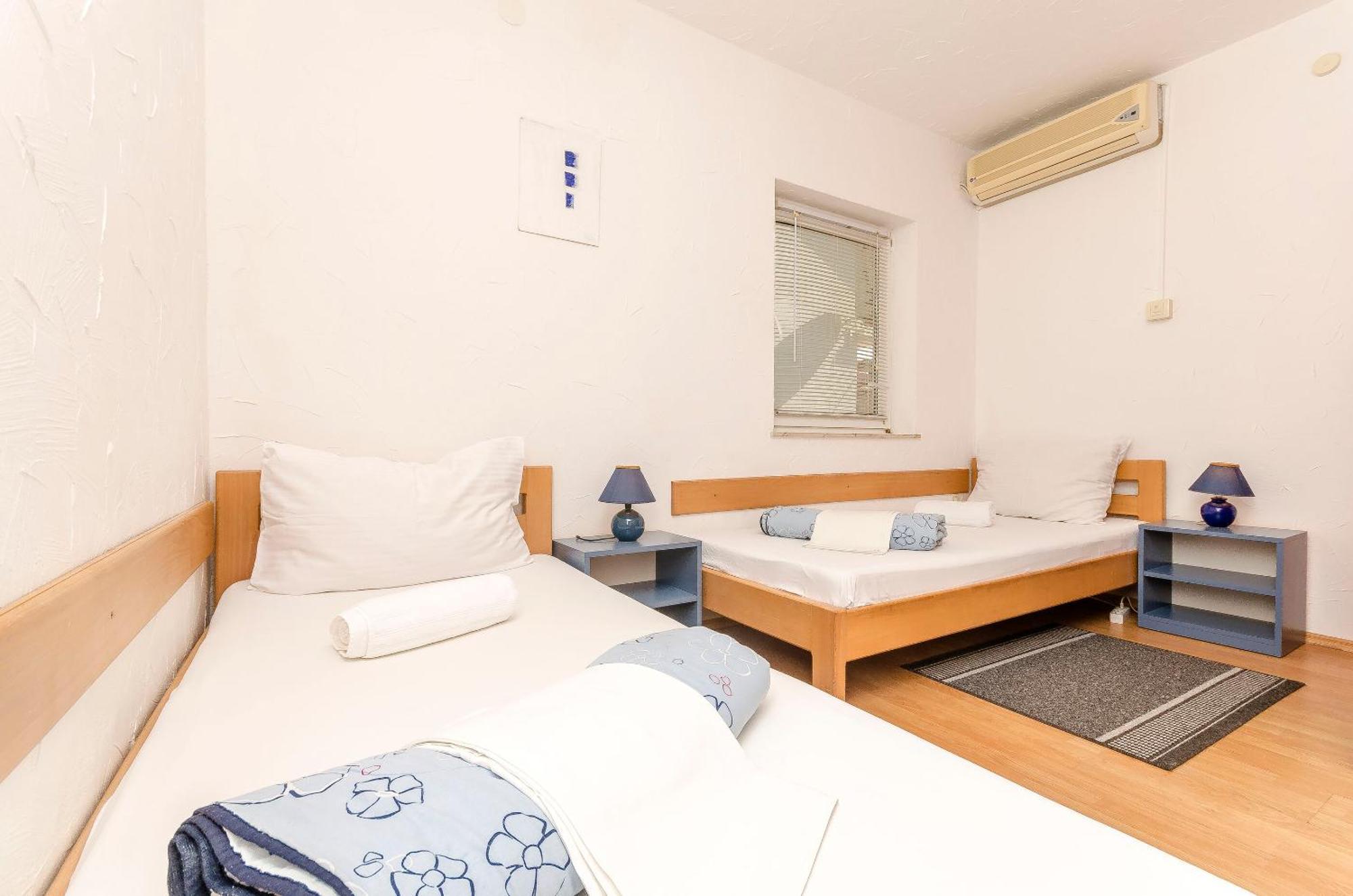 Apartments And Rooms Mladen Vodice Eksteriør billede