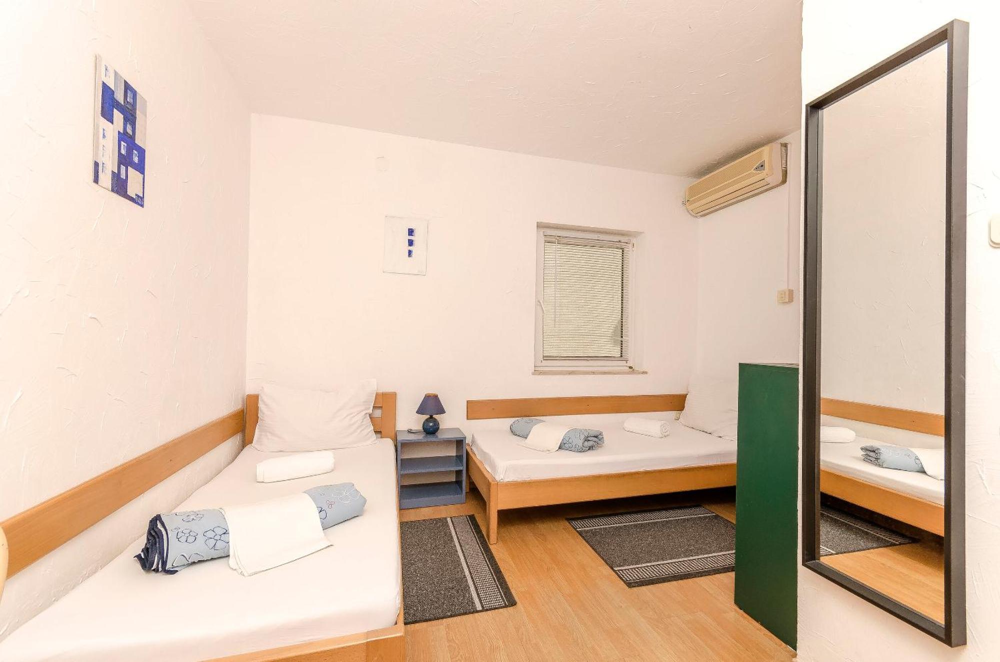 Apartments And Rooms Mladen Vodice Eksteriør billede