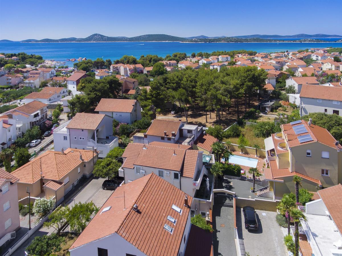 Apartments And Rooms Mladen Vodice Eksteriør billede